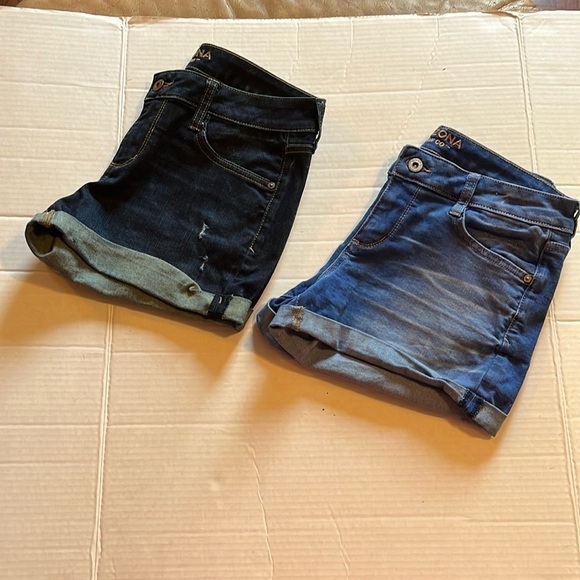 Arizona-7-two pair shorts-dark denim&Medium denim, mid rise, cuffed short shorts - Picture 1 of 11